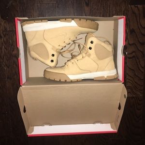 Nike Air Nevist-6 ACG Haystack Walking Boots